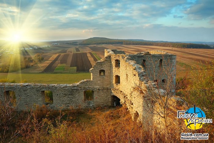 сатанів замок фортеця залишки україна
